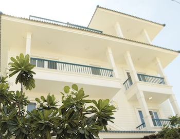 cavilla hotel and apartment