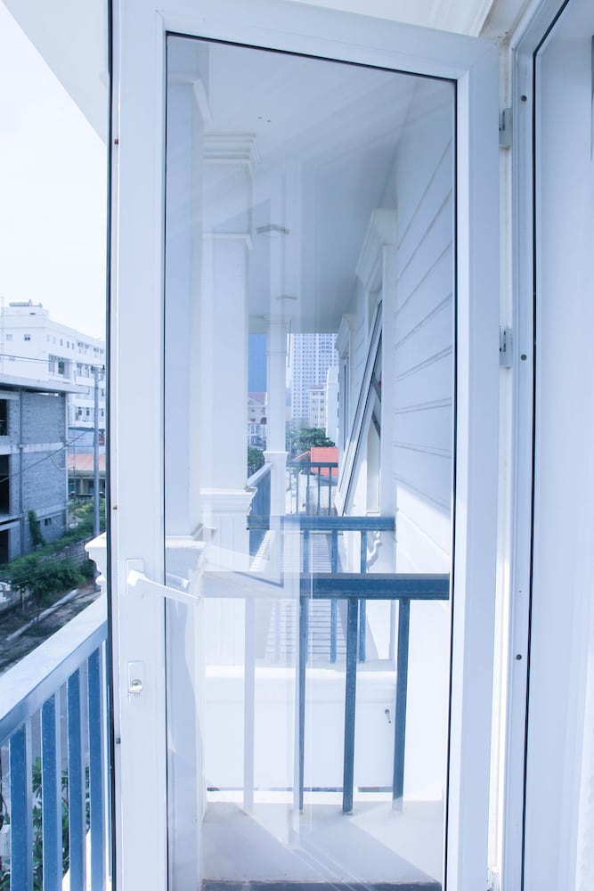 cavilla hotel and apartment