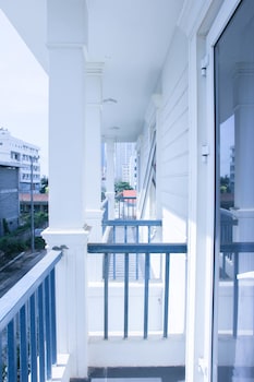 cavilla hotel and apartment