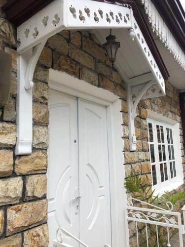 kandy api cottage