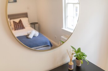 crescent mews