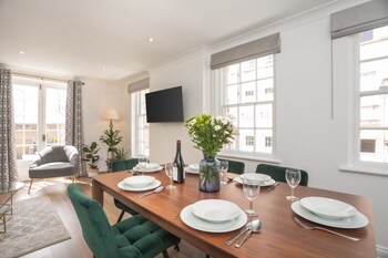 crescent mews