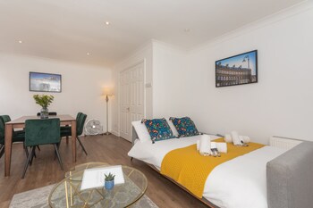 crescent mews