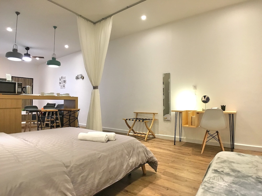 ibook4 deluxe 2 bedroom gurney suite by ibook homestay