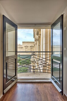 u collection suites and apartments