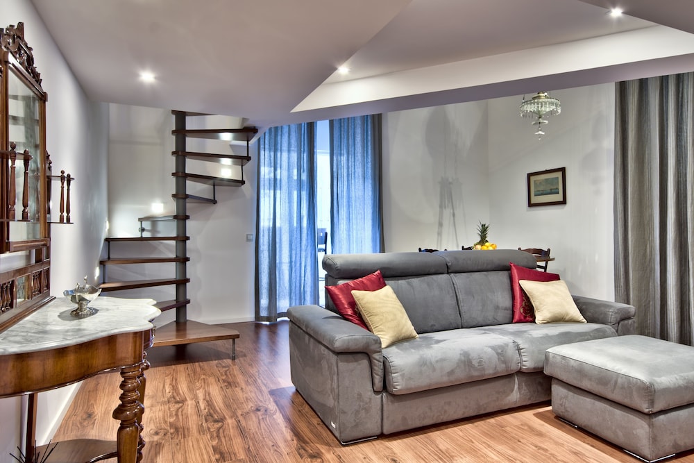 u collection suites and apartments