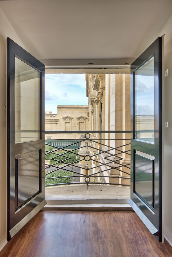 u collection suites and apartments