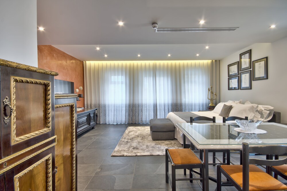 u collection suites and apartments