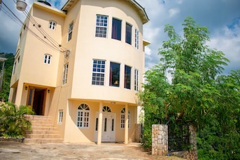City View Guest Apartment,Kingston>>Jamaica,0 star