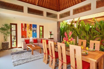 nicola villa seminyak beachside