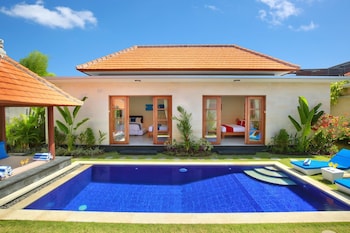 nicola villa seminyak beachside