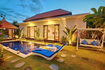 nicola villa seminyak beachside