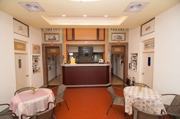 Mengqi Hostel,Magong>>Huxi,2.5 star