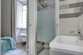 santi quattro apartment and rooms colosseo