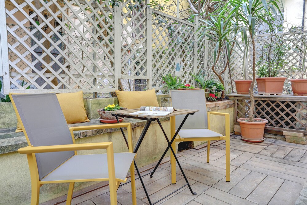 santi quattro apartment and rooms colosseo