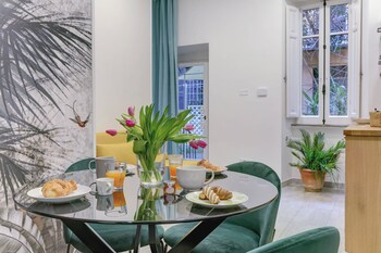 santi quattro apartment and rooms colosseo