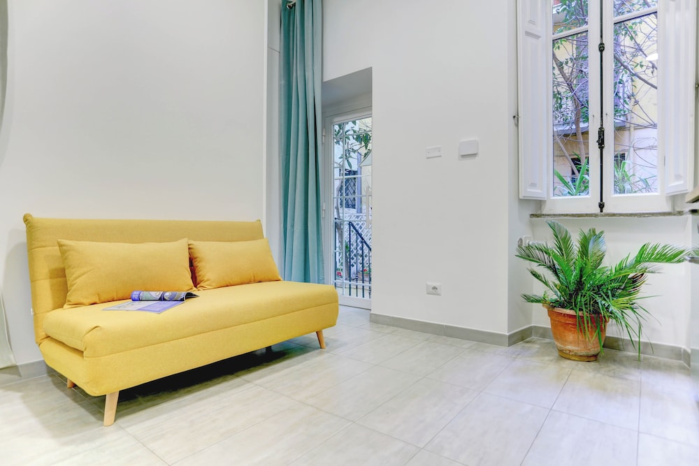 santi quattro apartment and rooms colosseo