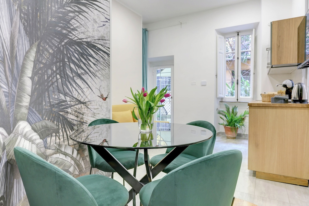 santi quattro apartment and rooms colosseo