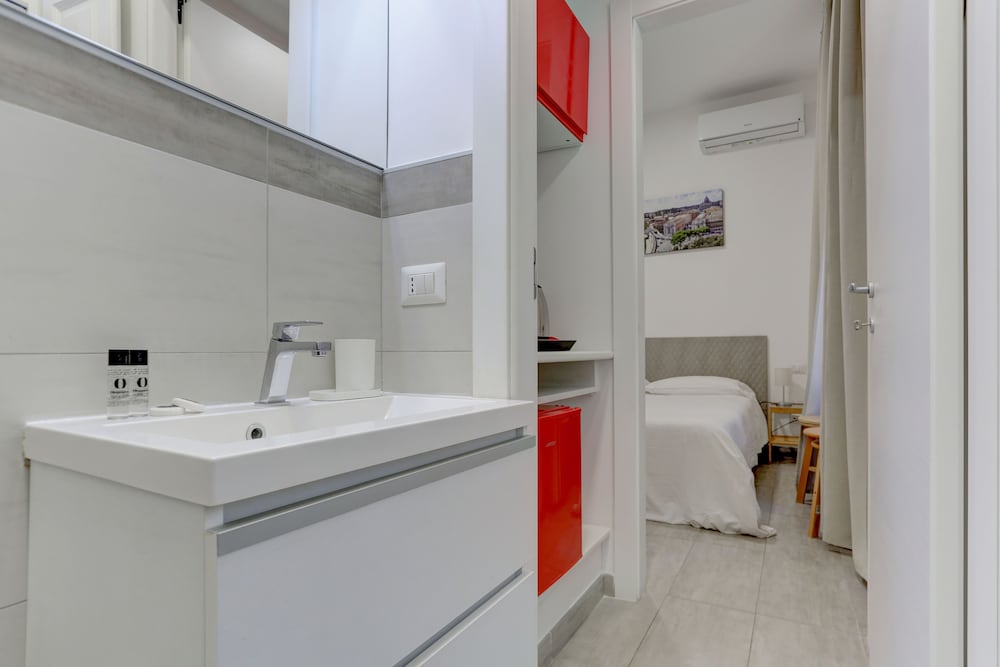 santi quattro apartment and rooms colosseo