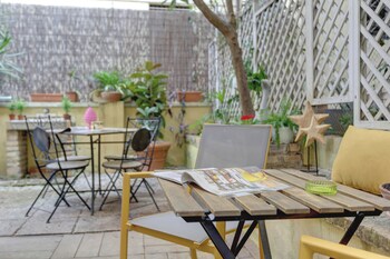 santi quattro apartment and rooms colosseo