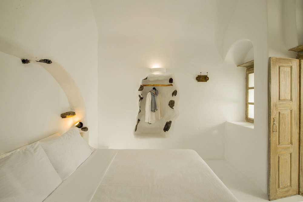 santa irini nano oia villa