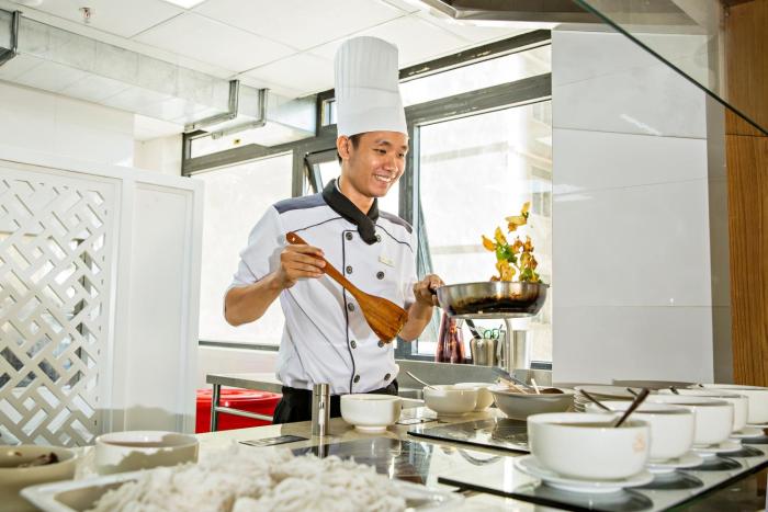 paris deli danang beach hotel
