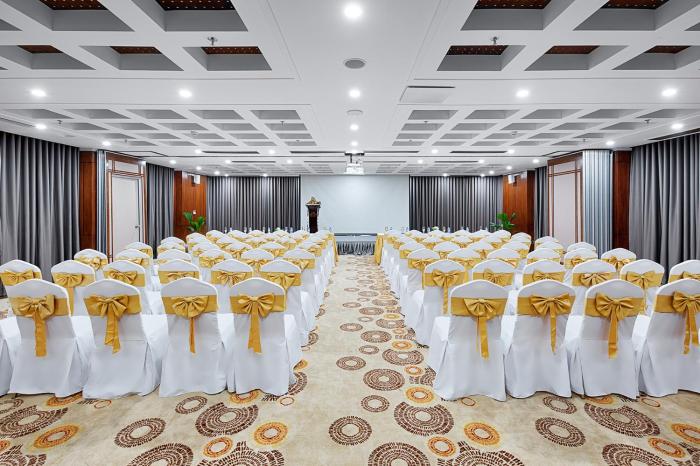 paris deli danang beach hotel