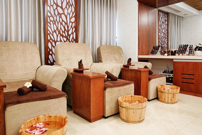 paris deli danang beach hotel