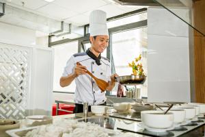 paris deli danang beach hotel