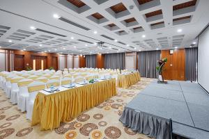 paris deli danang beach hotel