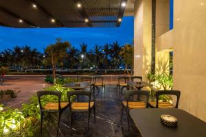 paris deli danang beach hotel
