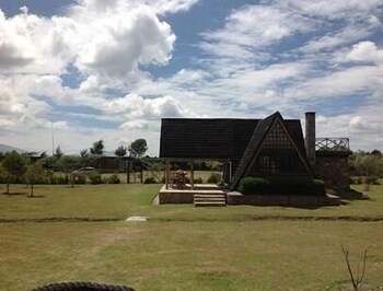 samawati lakeside cottages