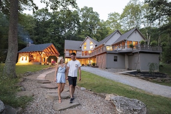 Cherry Ridge Retreat,Hocking County>>Athens,3 star