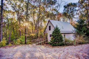 Cherry Ridge Retreat,Hocking County>>Athens,3 star