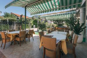 villa royal apartments