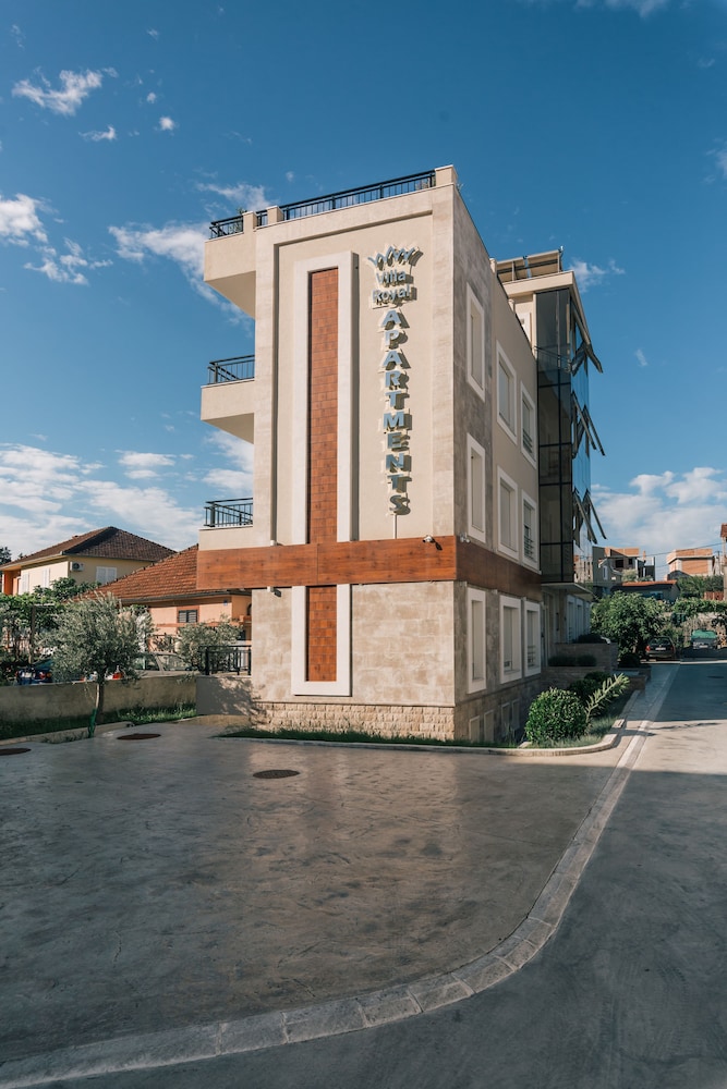 villa royal apartments
