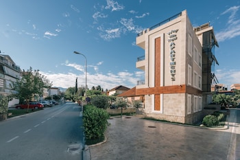 villa royal apartments
