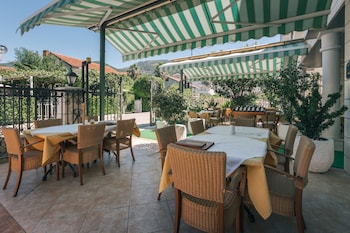 villa royal apartments