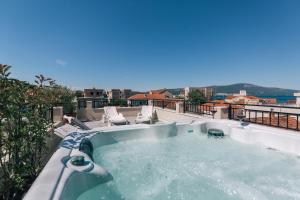 villa royal apartments