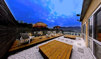 sun moon lake karuizawa villa bandb