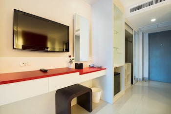 alfresco phuket hotel