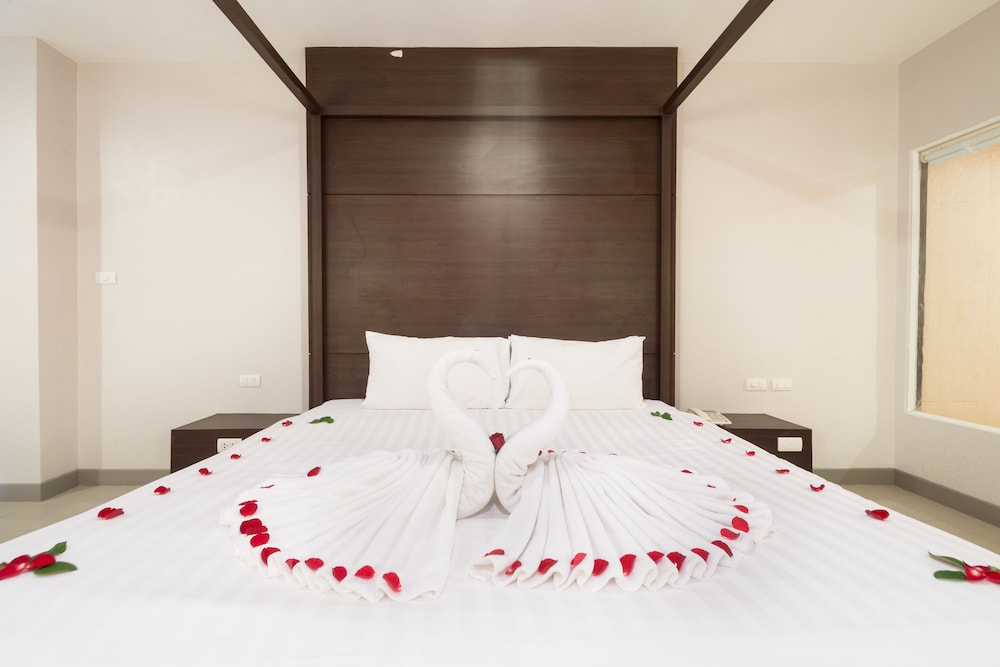 alfresco phuket hotel