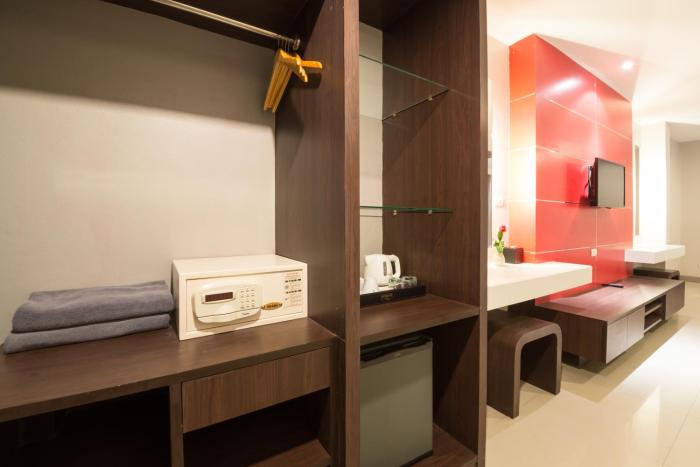 alfresco phuket hotel