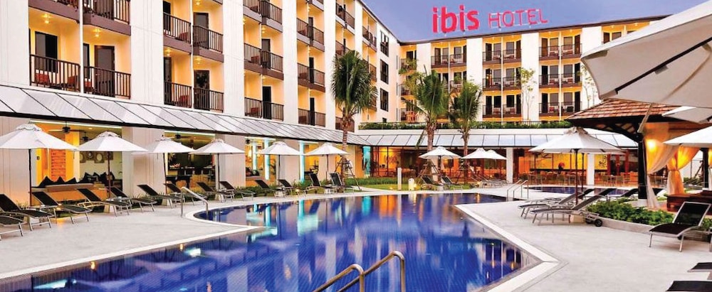 Ibis Phuket Kata,In Karon (Kata Beach),4 star