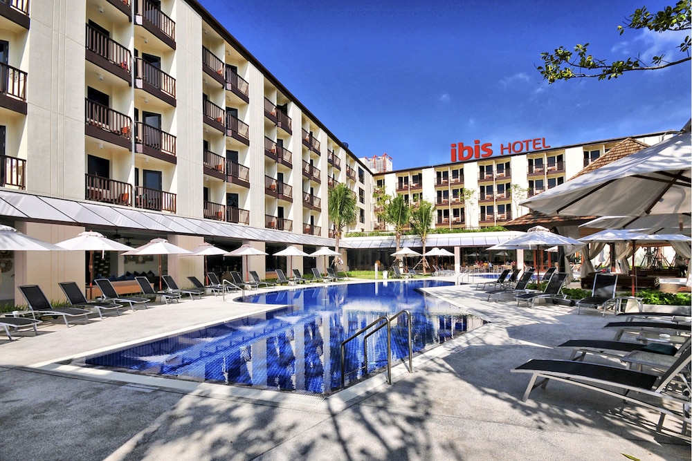 Ibis Phuket Kata,In Karon (Kata Beach),4 star