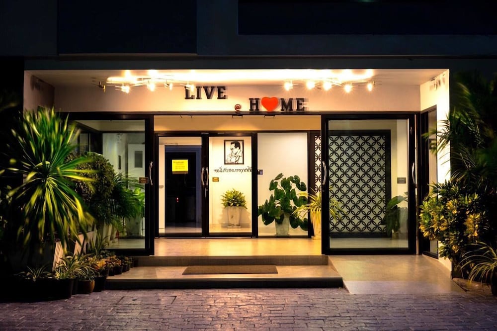 aparthotel live at home sukhumvit 105