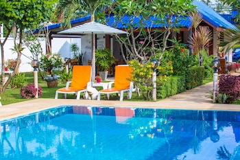 Phuket Airport Hotel,Near Sirinat National Park,3 star