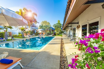 Phuket Airport Hotel,Near Sirinat National Park,3 star