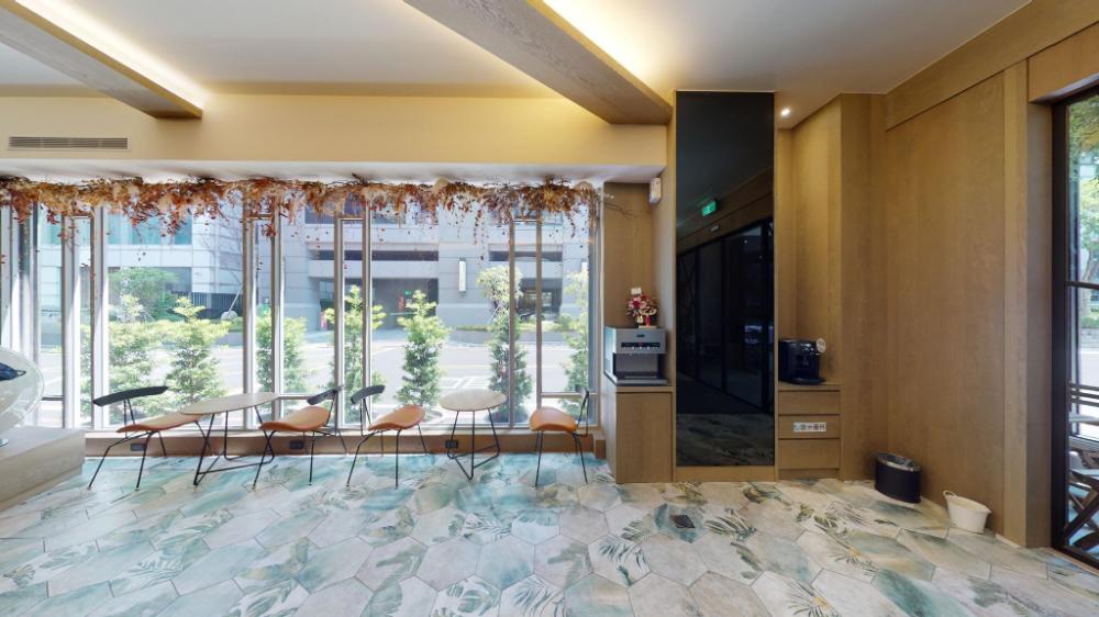 treehouse hostels