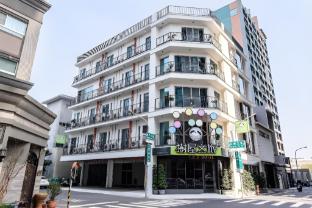 Treehouse Hostels,,3 star